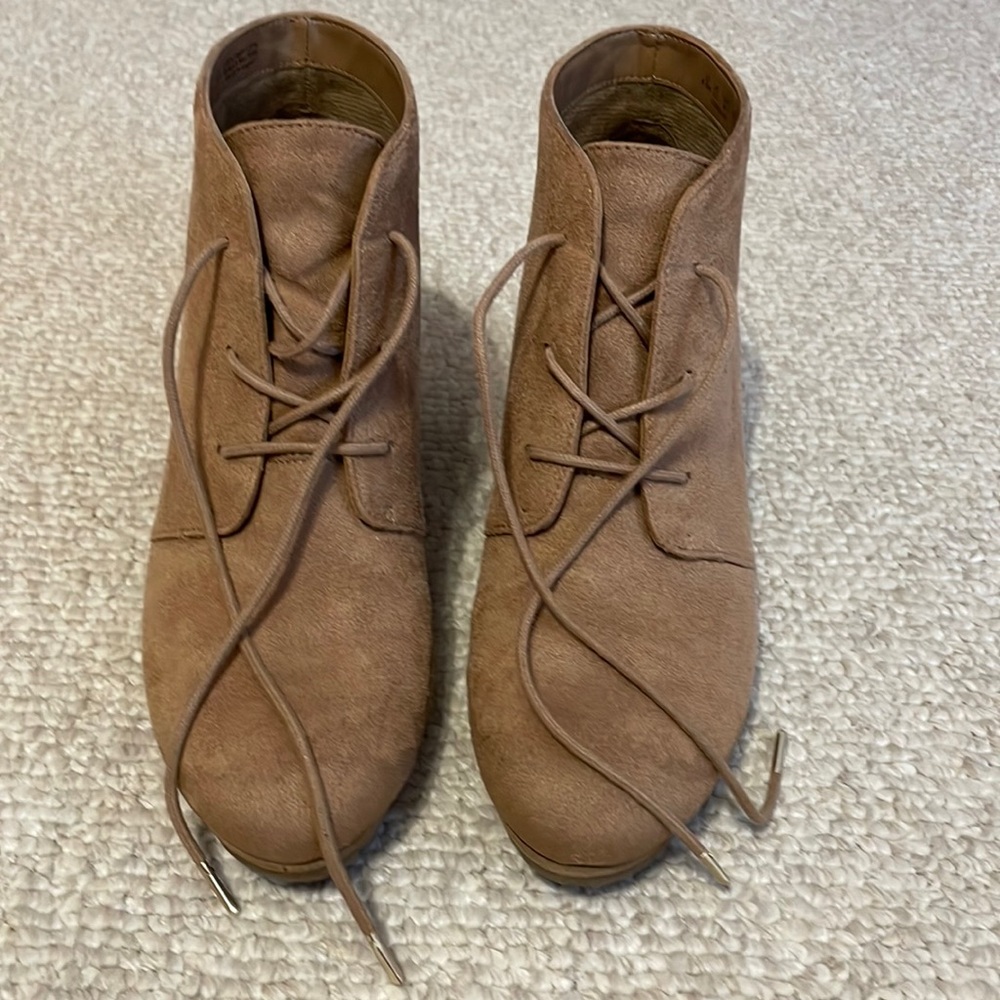 Dr. Scholl's • Conquer Wedge Ankle Booties